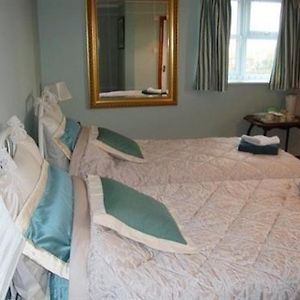 Twin Room Private Bathroom